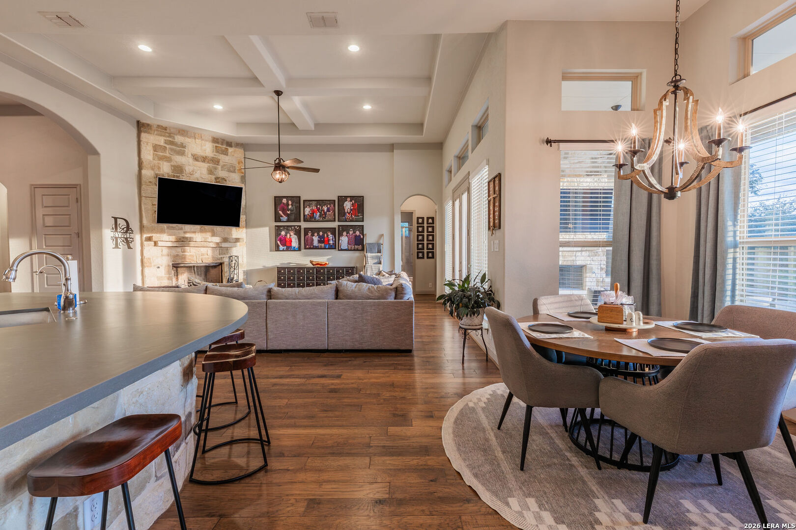 Eat-In Kitchen