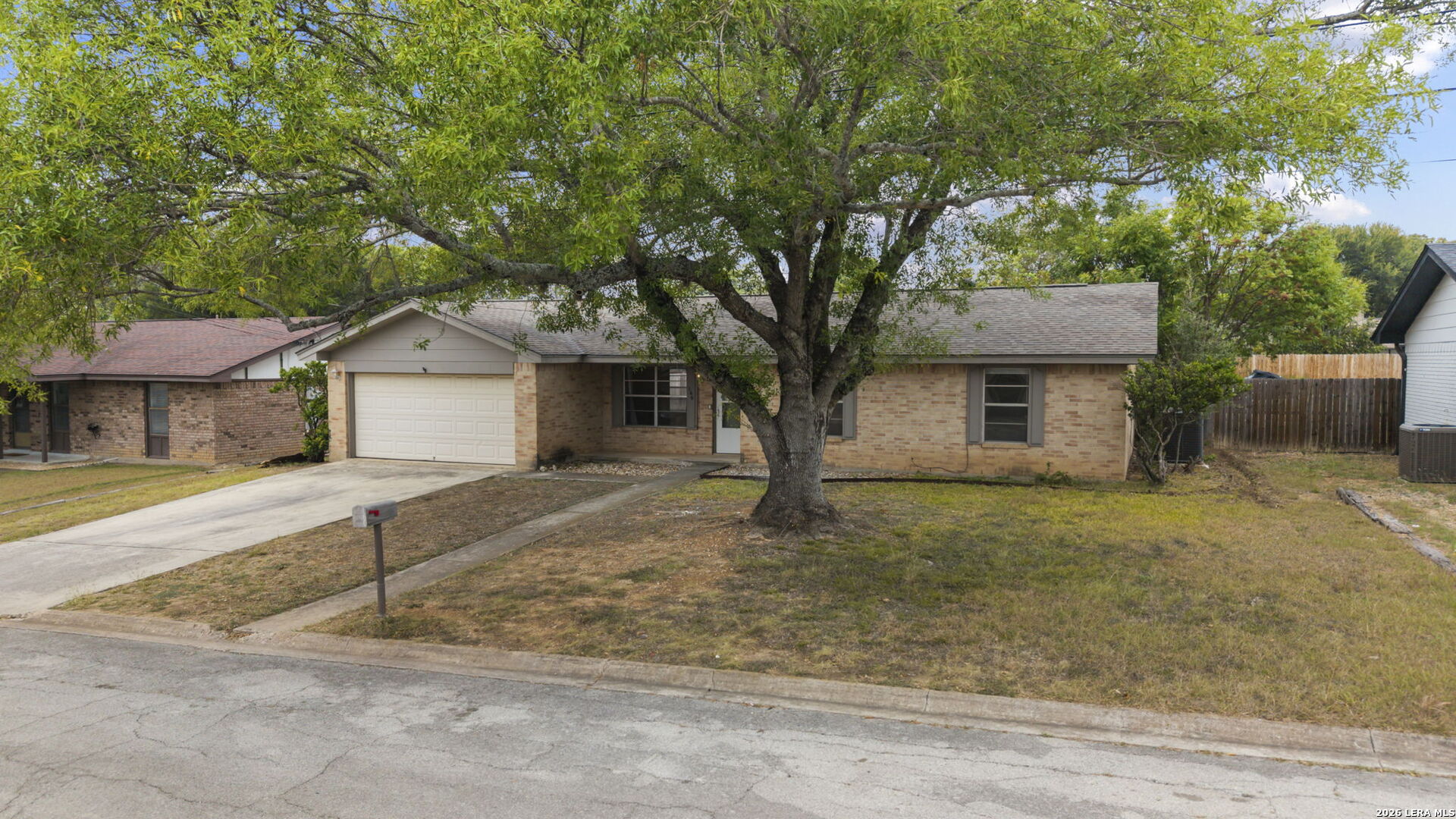160 STEPHANIE DR, Kerrville, TX 78028