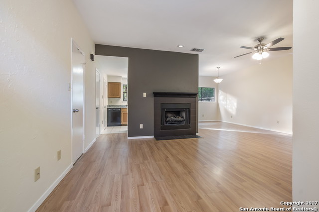 Photo 3 of Condominium at 5610 Stream Vly #N/A, San Antonio, TX 78250 | MLS# 1278023 |  | Sold on 2017-12-08