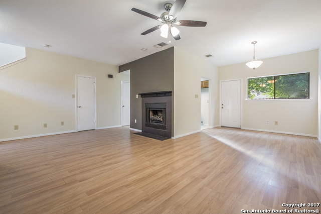 Photo 4 of Condominium at 5610 Stream Vly #N/A, San Antonio, TX 78250 | MLS# 1278023 |  | Sold on 2017-12-08