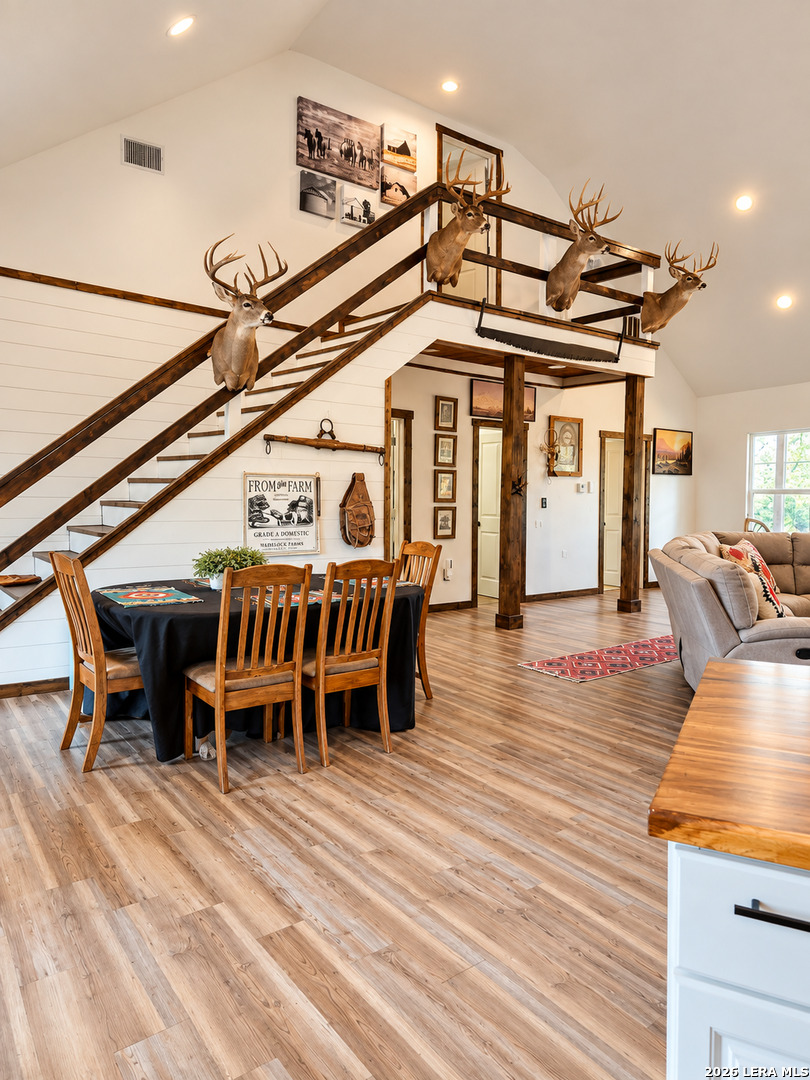 1410 W County Road 109, Leesville, TX 78122
