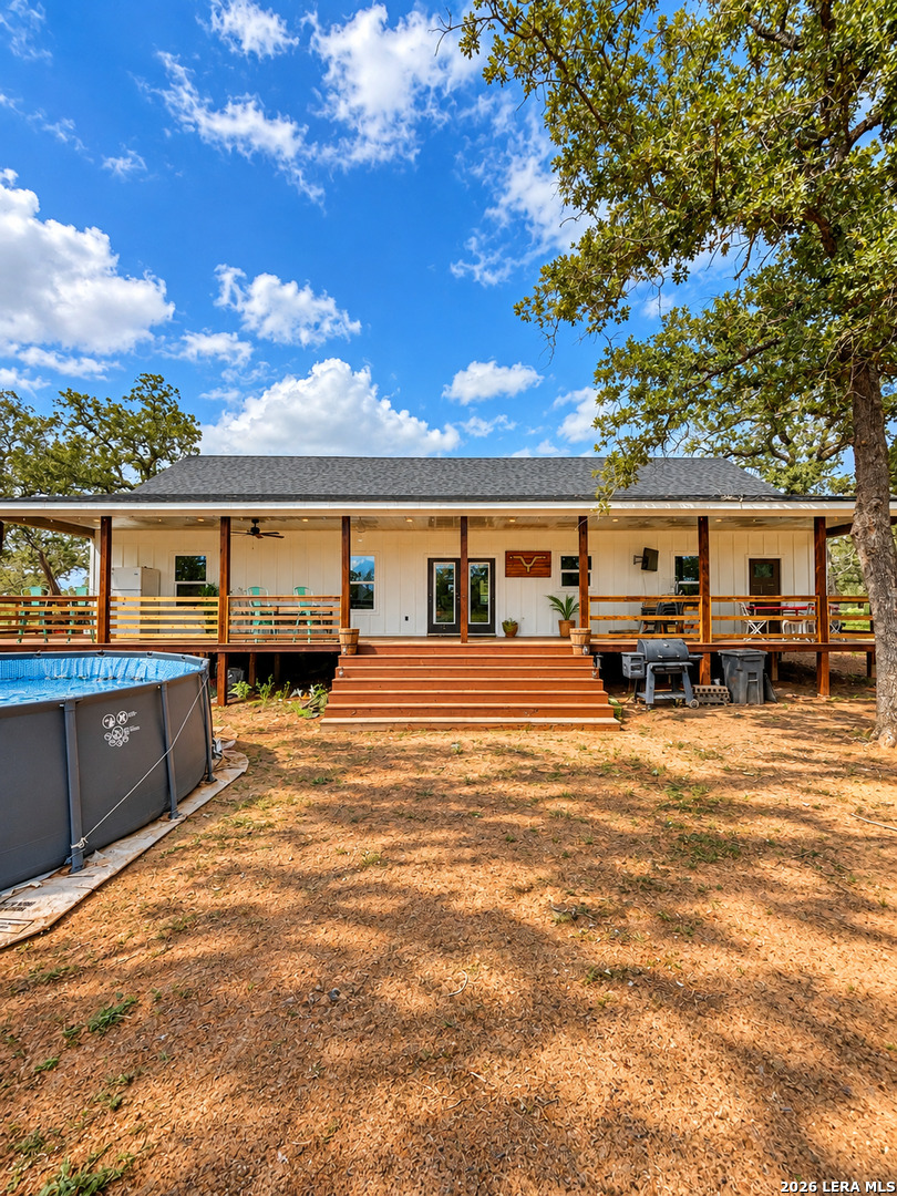 1410 W County Road 109, Leesville, TX 78122