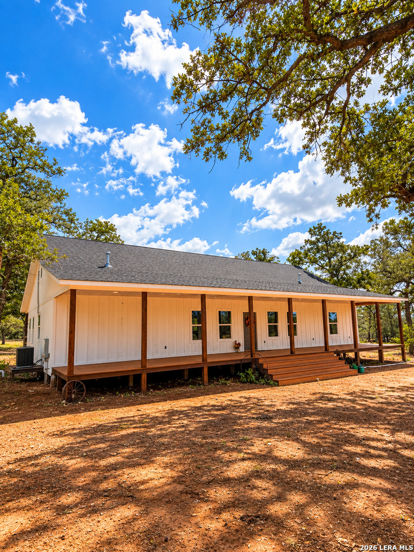 1410 W County Road 109, Leesville, TX 78122