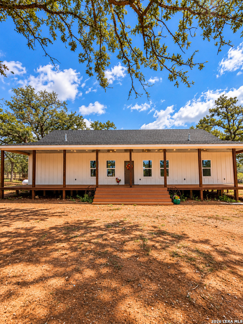 1410 W County Road 109, Leesville, TX 78122
