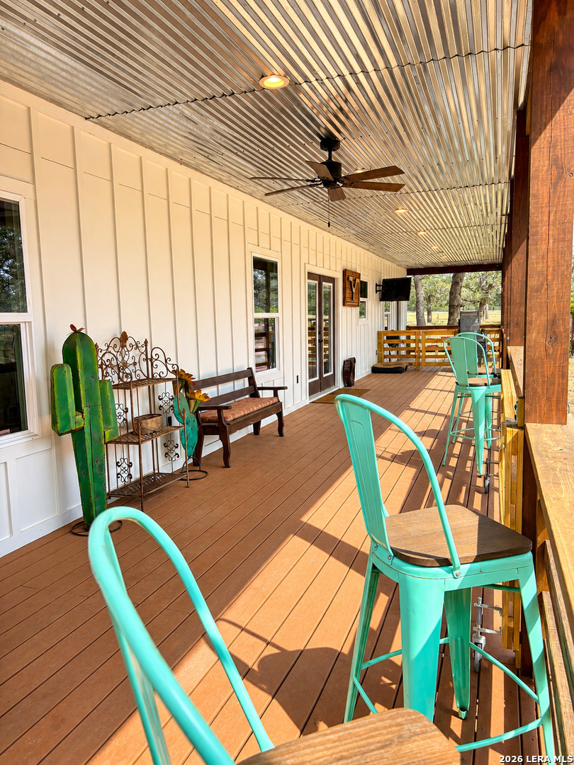 1410 W County Road 109, Leesville, TX 78122