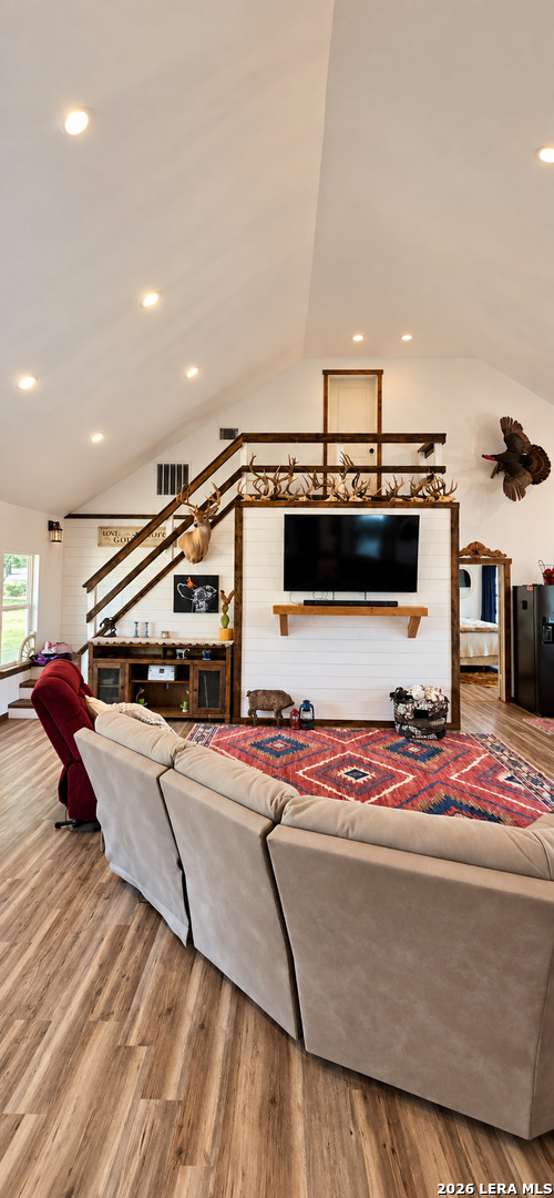 1410 W County Road 109, Leesville, TX 78122