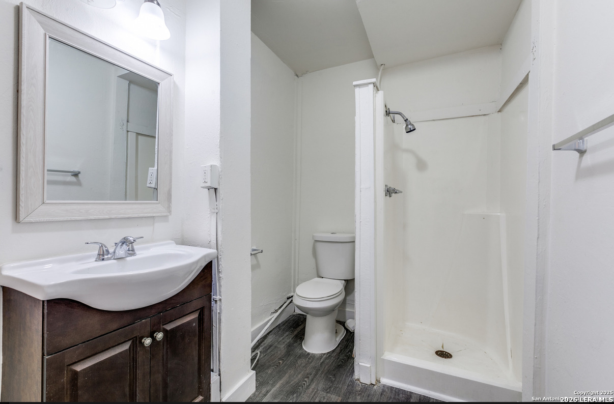 3430 S Flores, #2B, San Antonio, TX 78204