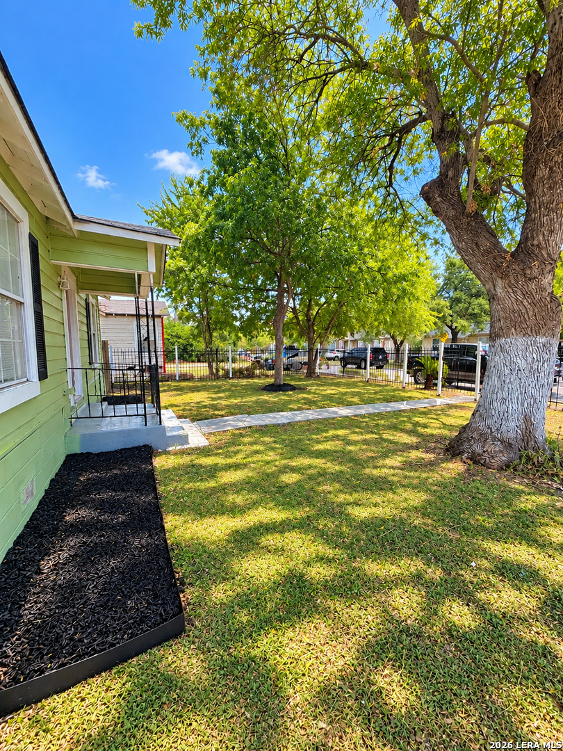 1439 Alhambra, San Antonio, TX 78201