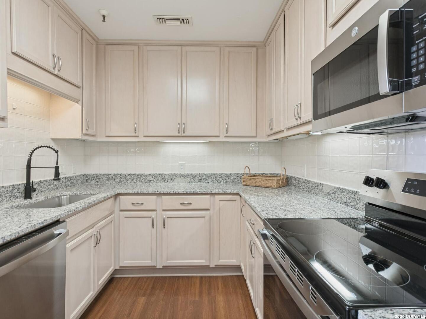 1 TOWERS PARK LN, #317, San Antonio, TX 78209