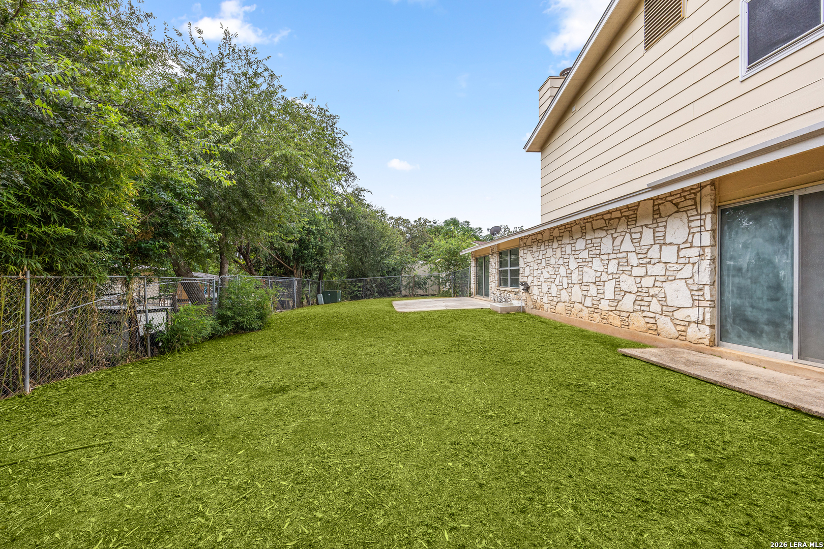 8218 DAWNWOOD DR, San Antonio, TX 78250