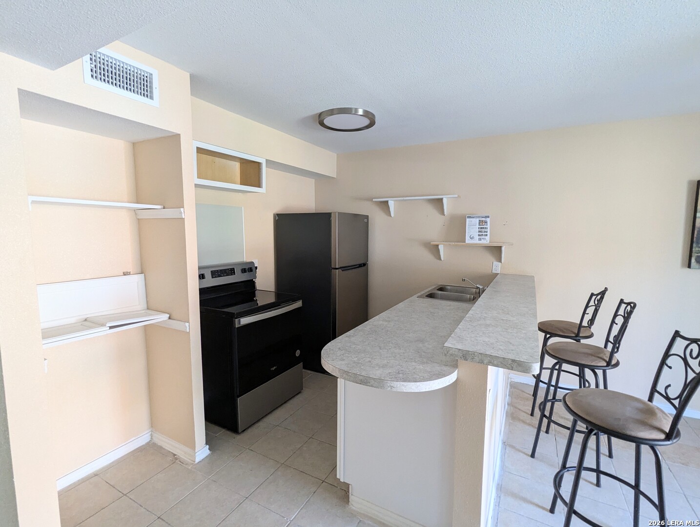 3718 PLEASANTON RD, #2-102, San Antonio, TX 78221