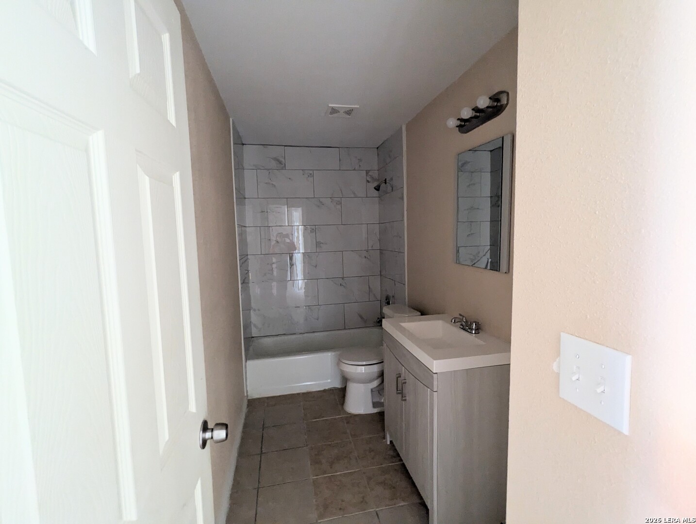 3718 PLEASANTON RD, #2-102, San Antonio, TX 78221