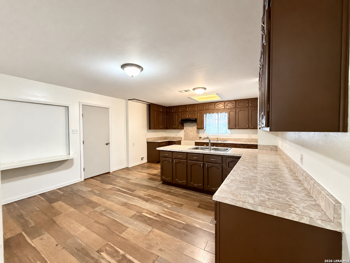 242 Locknere Ln, San Antonio, TX 78213