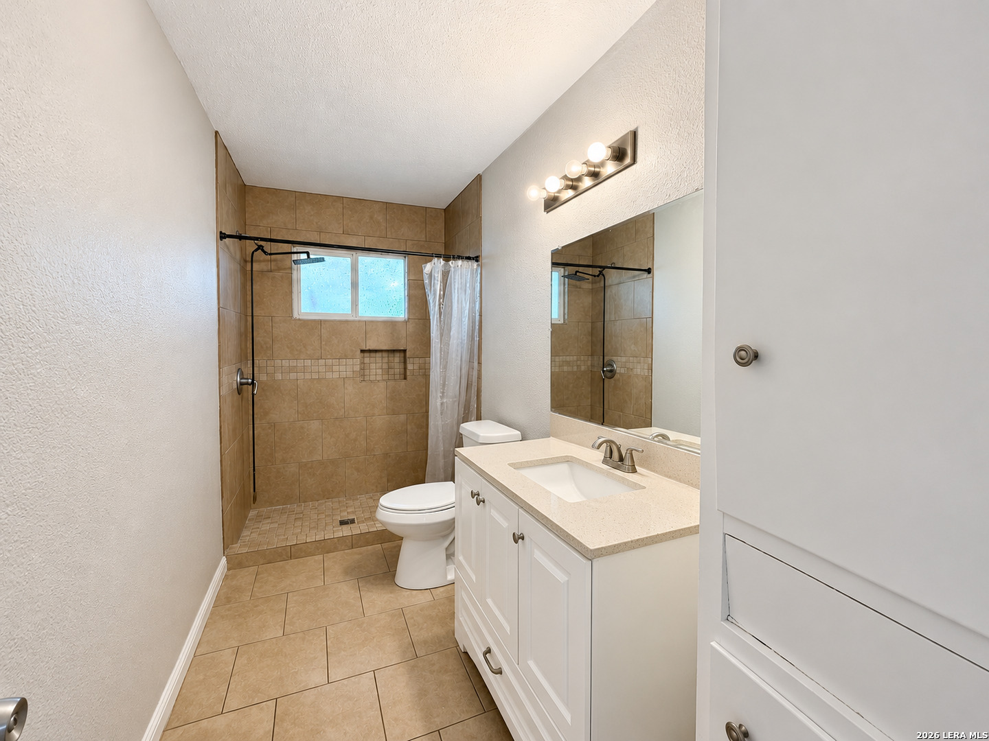 242 Locknere Ln, San Antonio, TX 78213