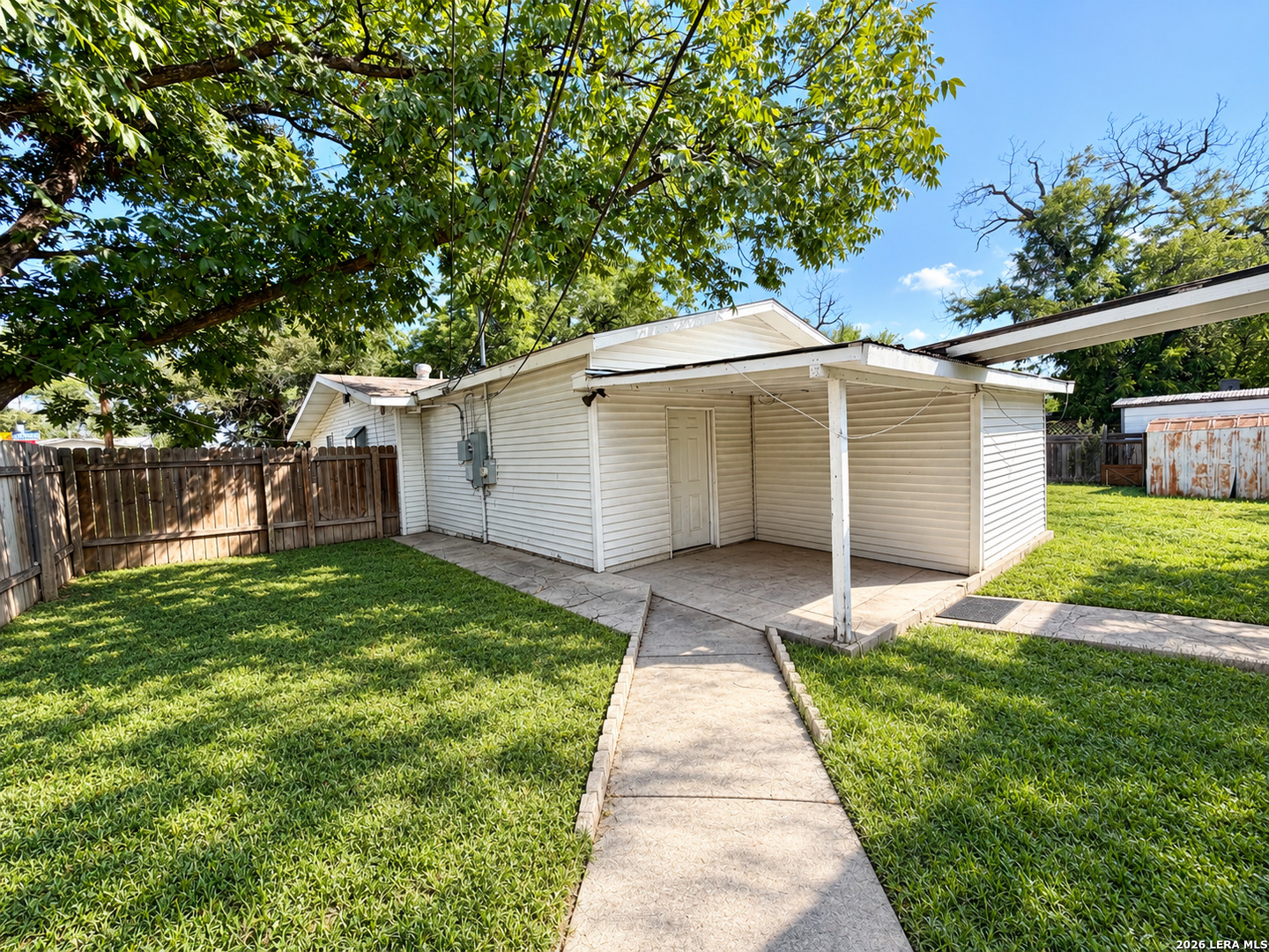 242 Locknere Ln, San Antonio, TX 78213