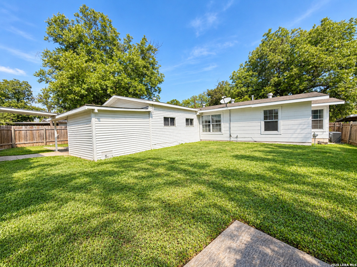 242 Locknere Ln, San Antonio, TX 78213