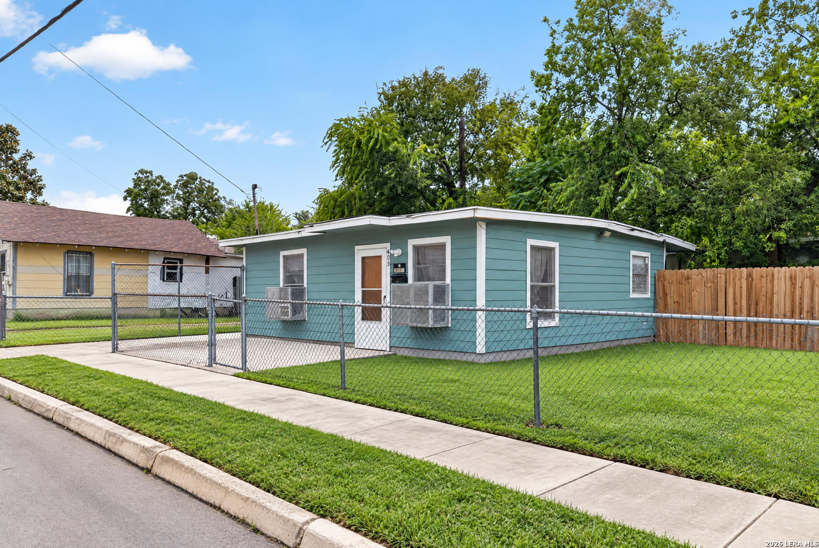 1548 Center St, San Antonio, TX 78202
