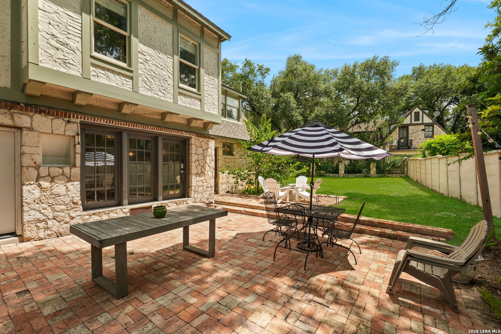 137 PARK DR, Olmos Park, TX 78212
