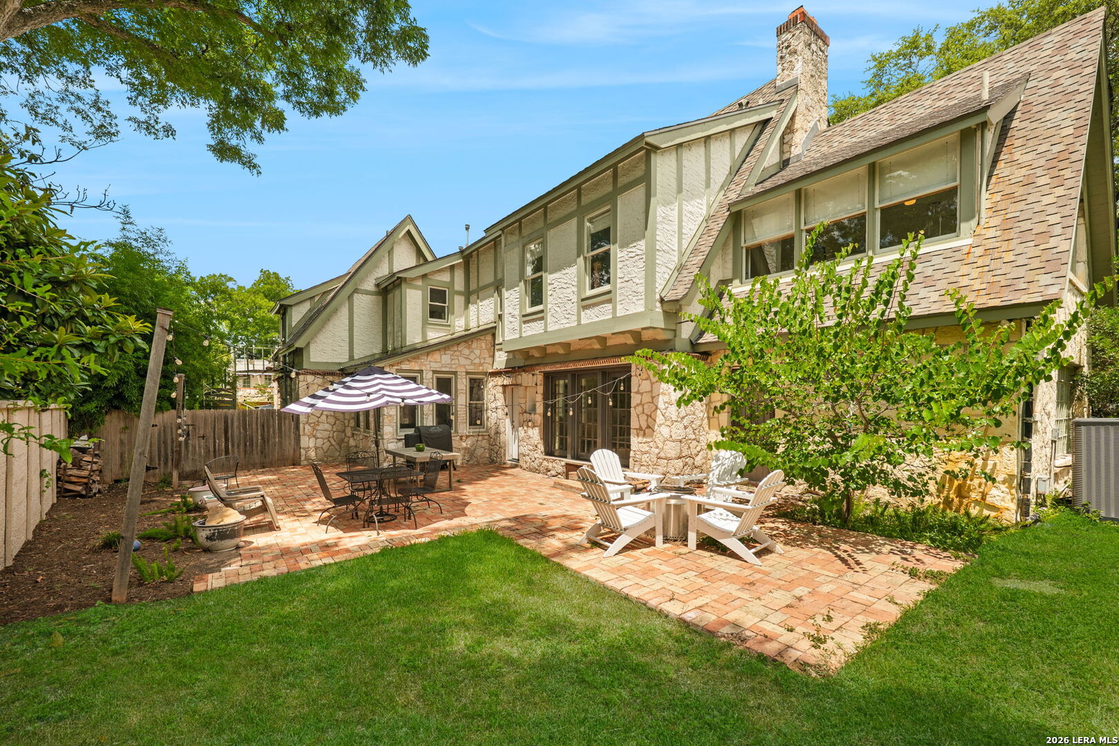 137 PARK DR, Olmos Park, TX 78212