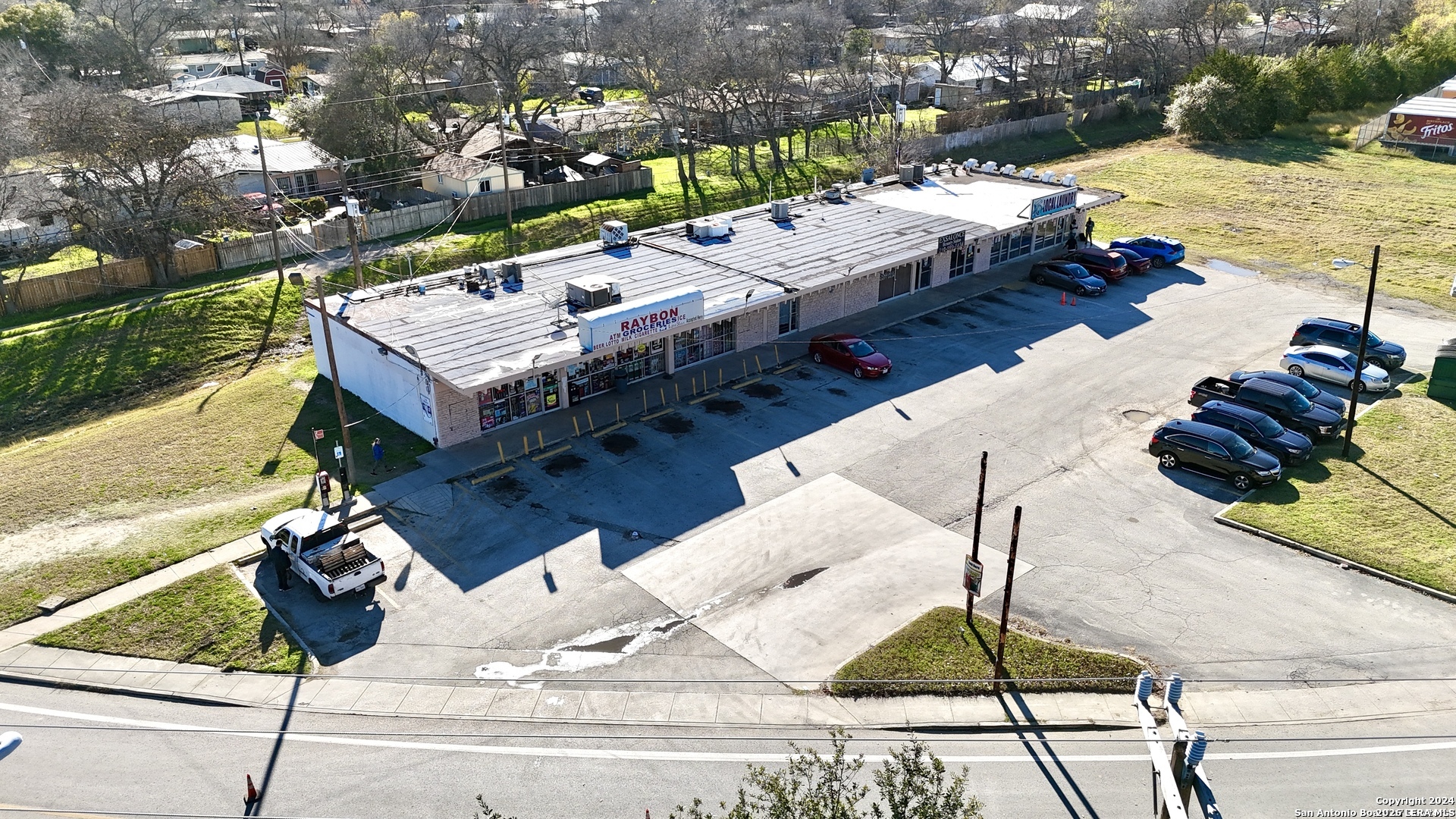 7031 RAY BON DR, San Antonio, TX 78218