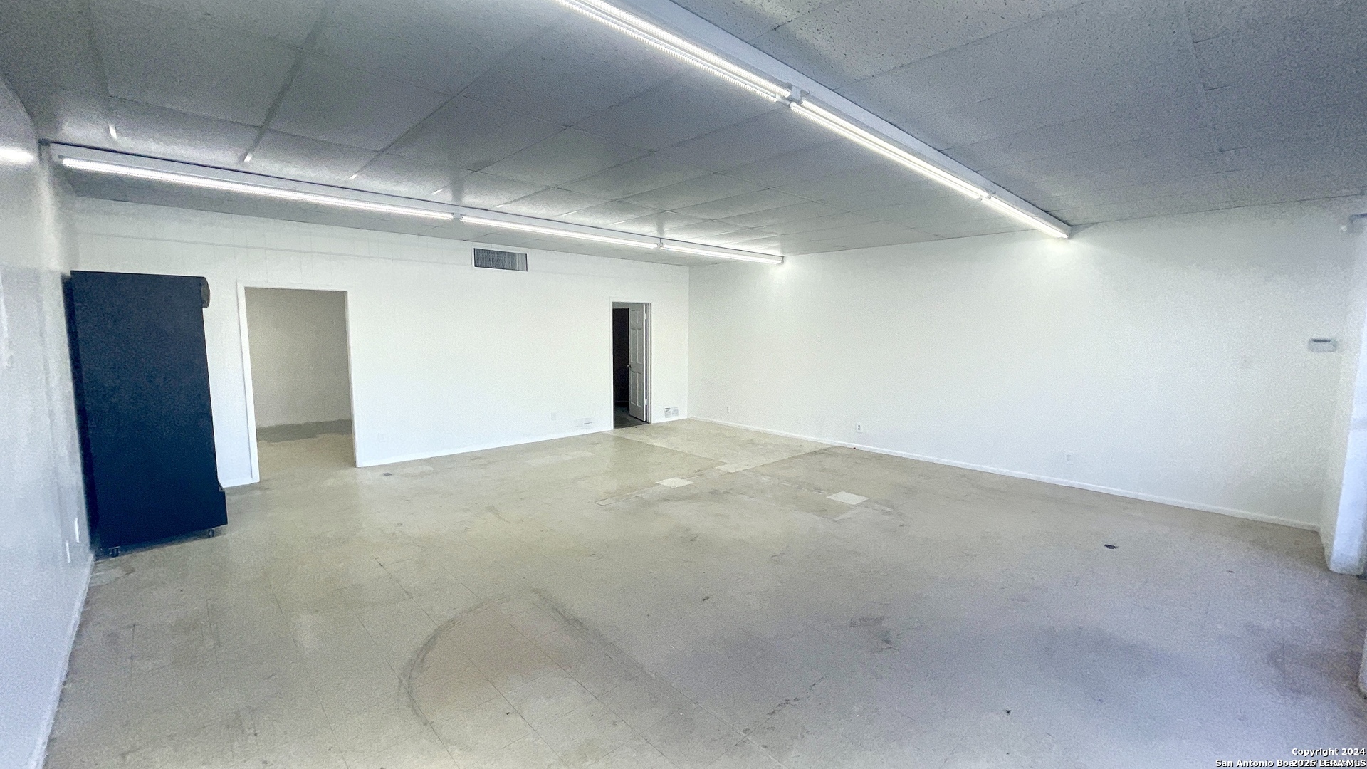 7031 RAY BON DR, San Antonio, TX 78218