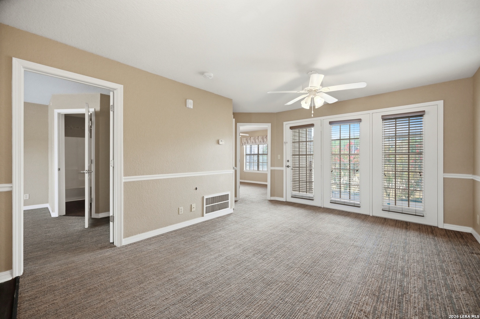 393 APRIL DR, #380, Canyon Lake, TX 78133