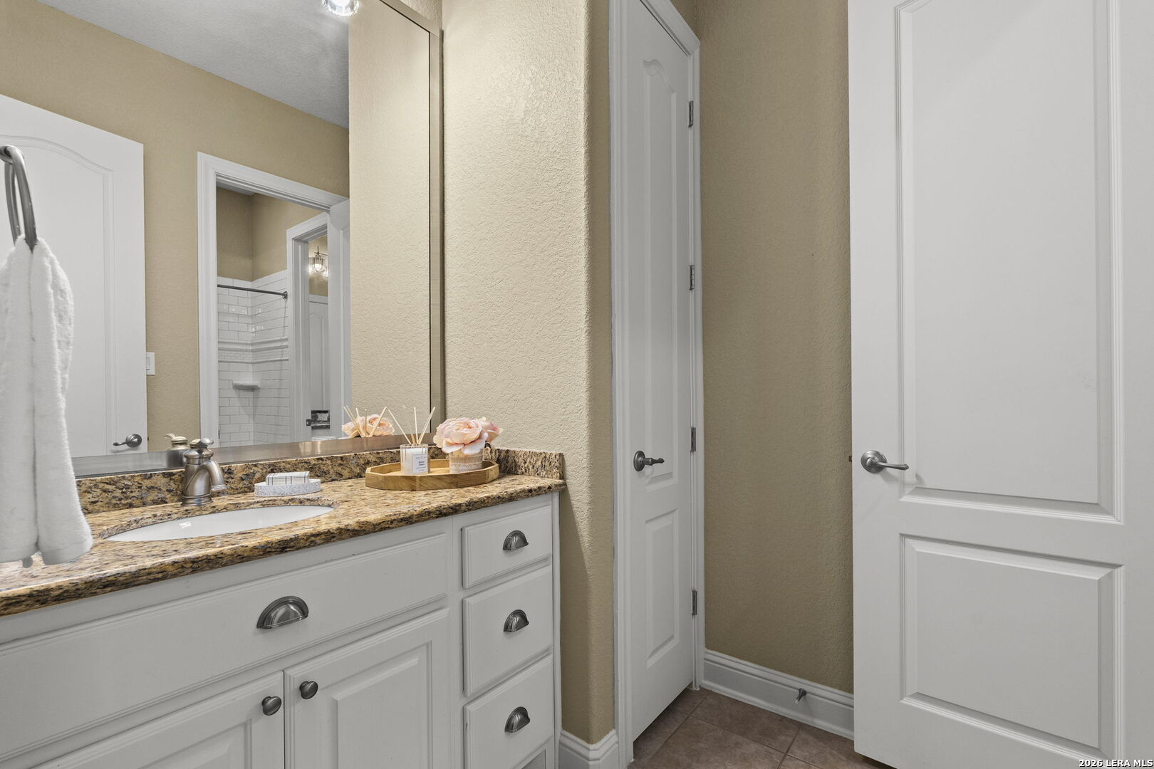 1911 Far Niente, San Antonio, TX 78258