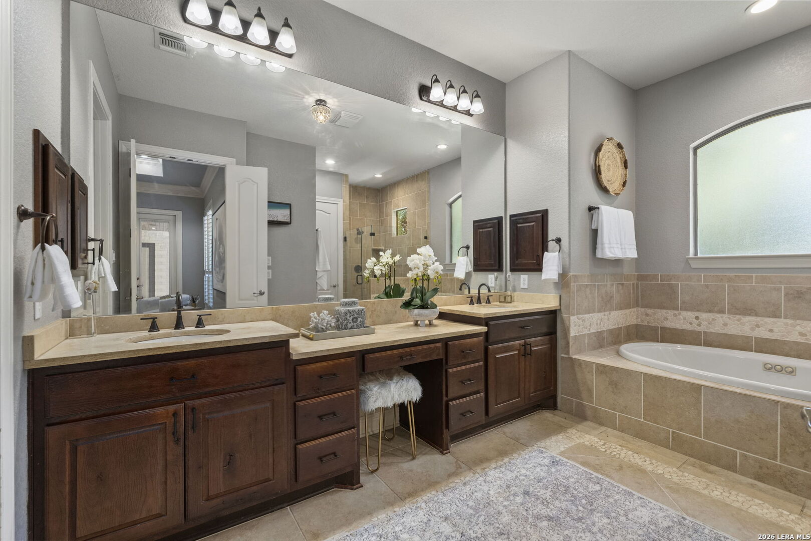 1911 Far Niente, San Antonio, TX 78258