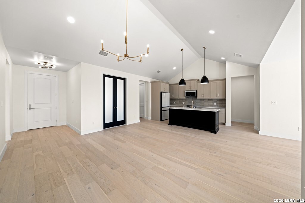301 BOW DR, Kerrville, TX 78028