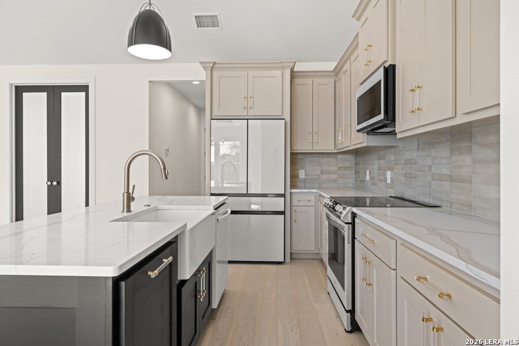 301 BOW DR, Kerrville, TX 78028
