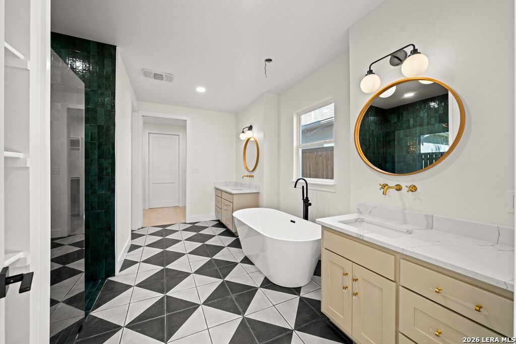 301 BOW DR, Kerrville, TX 78028