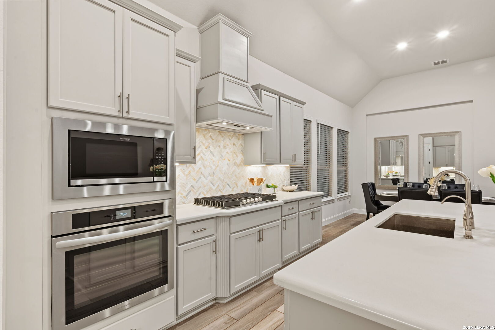 122 HUNTWICK DR, Boerne, TX 78006