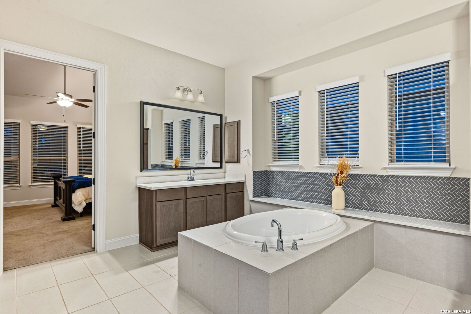 122 HUNTWICK DR, Boerne, TX 78006