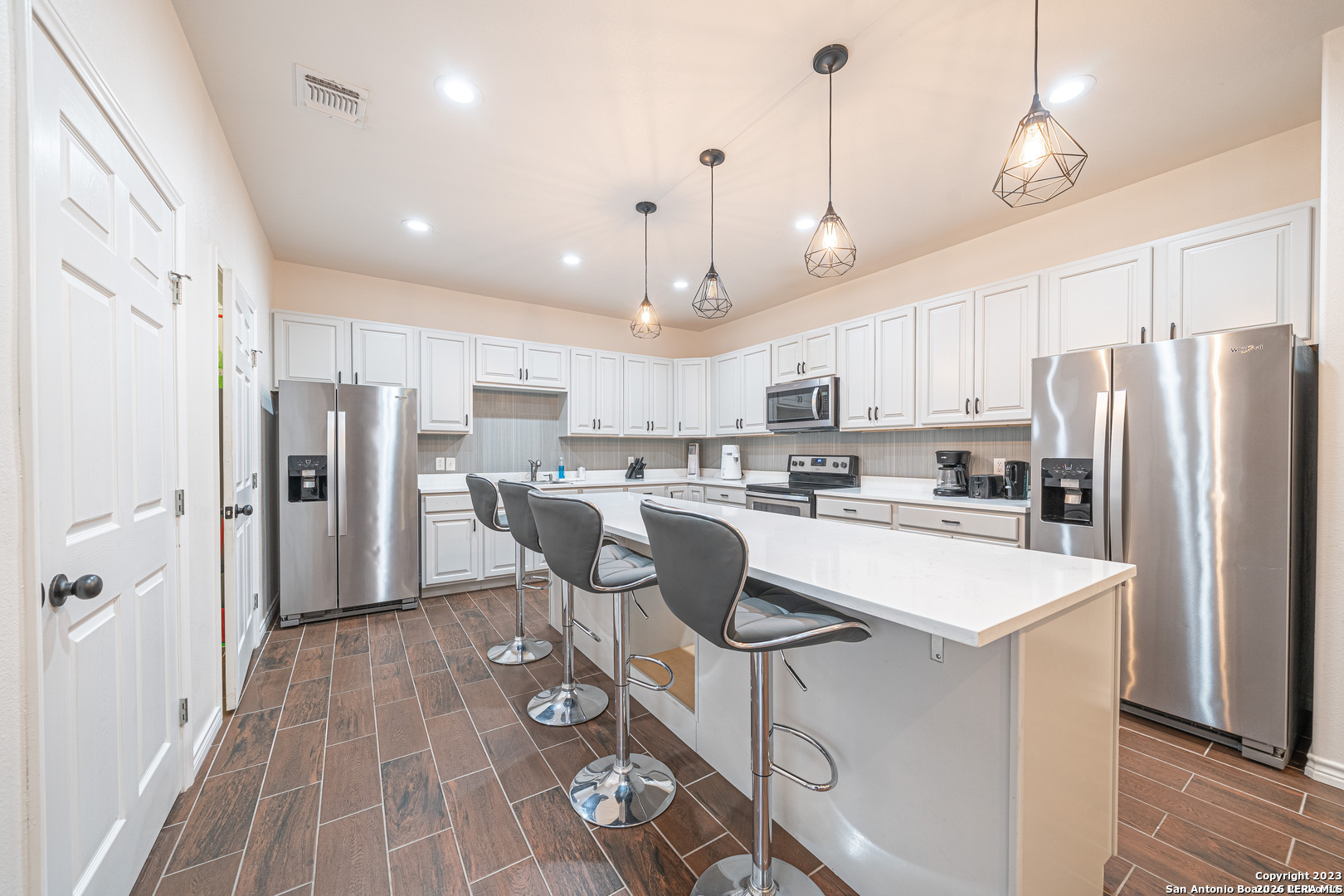 233 ESMERALDA DR, San Antonio, TX 78228