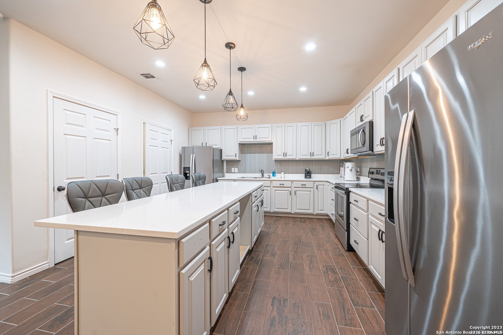 233 ESMERALDA DR, San Antonio, TX 78228