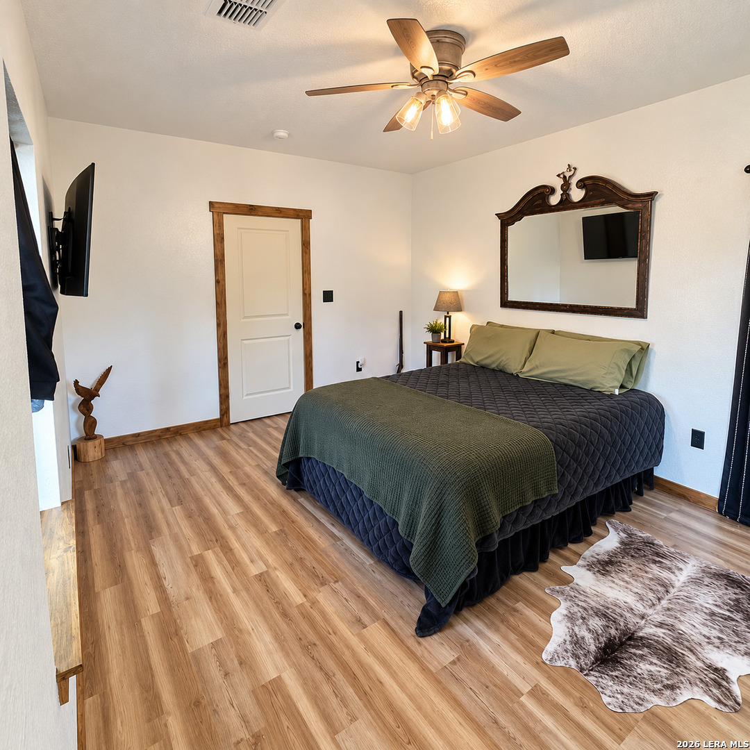 1410 W County Road 109, Leesville, TX 78122