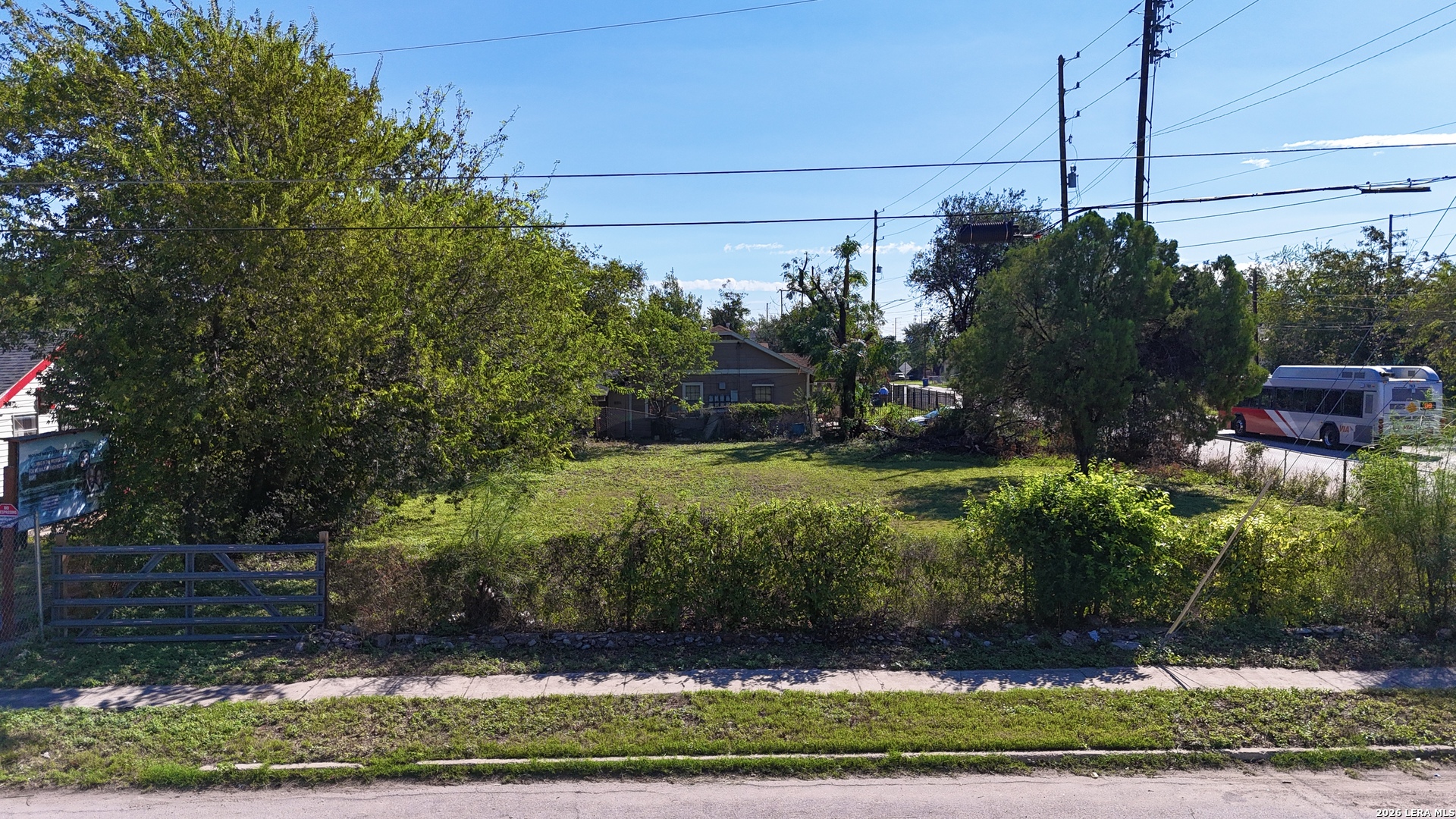 1753 W Poplar, San Antonio, TX 78207