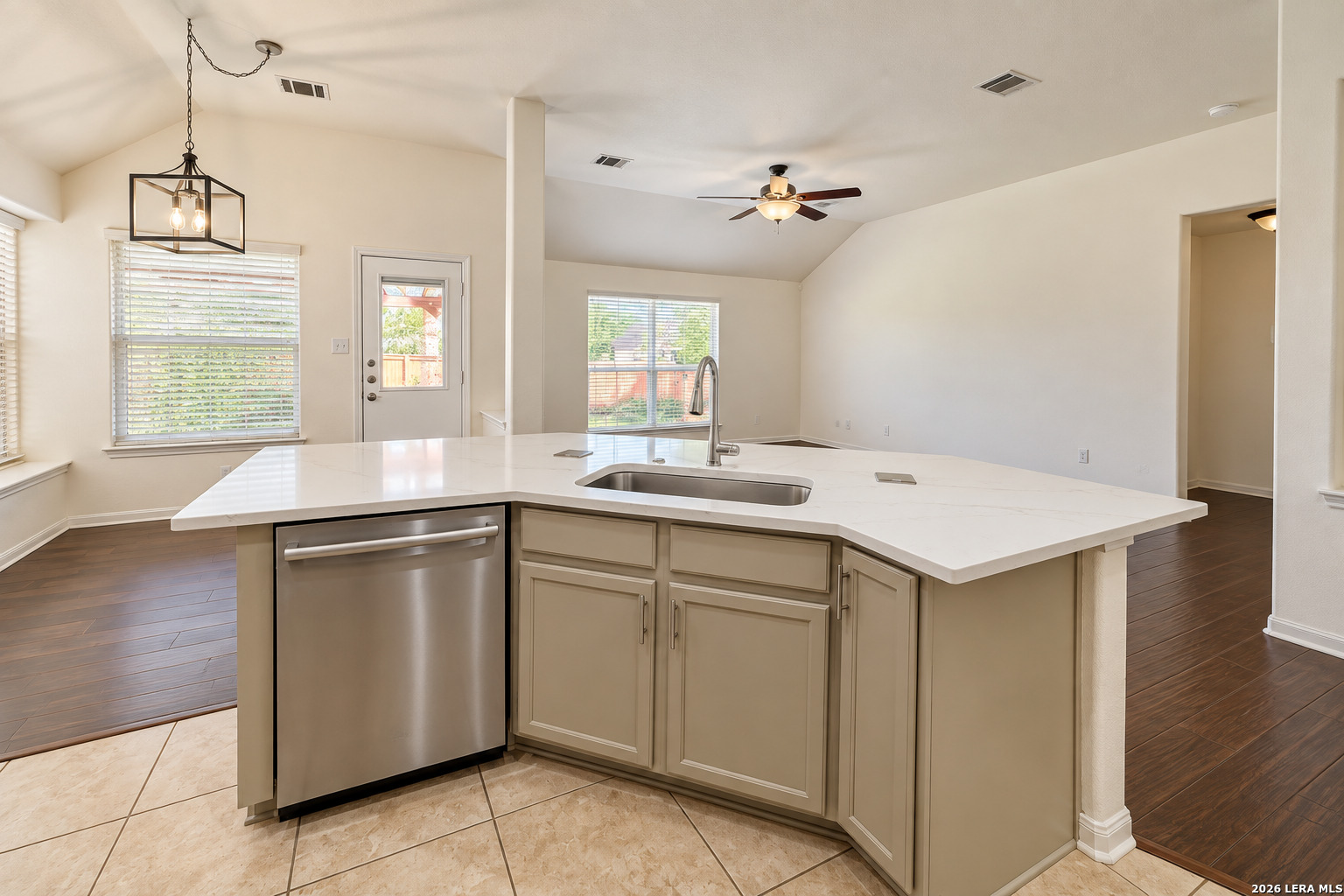 24922 CRESCENT TRCE, San Antonio, TX 78258
