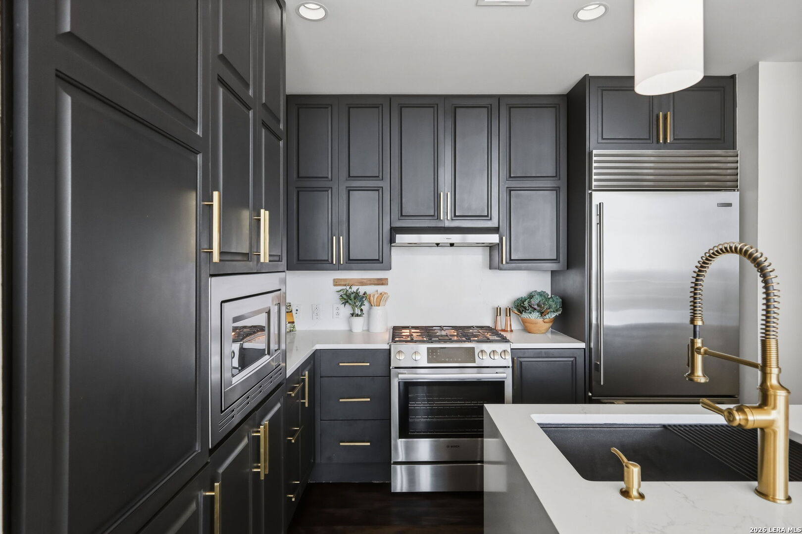 610 E Market St, #UNIT 2605, San Antonio, TX 78205
