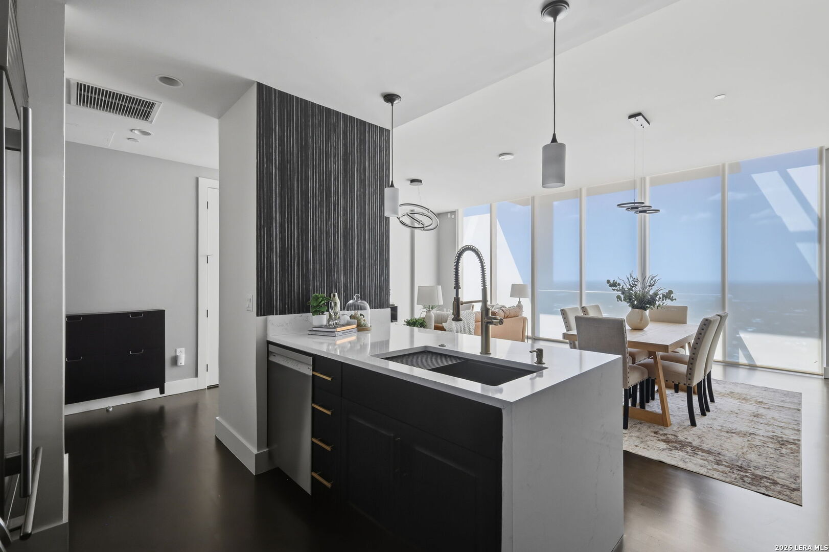 610 E Market St, #UNIT 2605, San Antonio, TX 78205