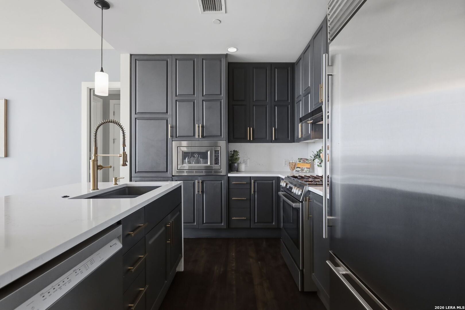 610 E Market St, #UNIT 2605, San Antonio, TX 78205