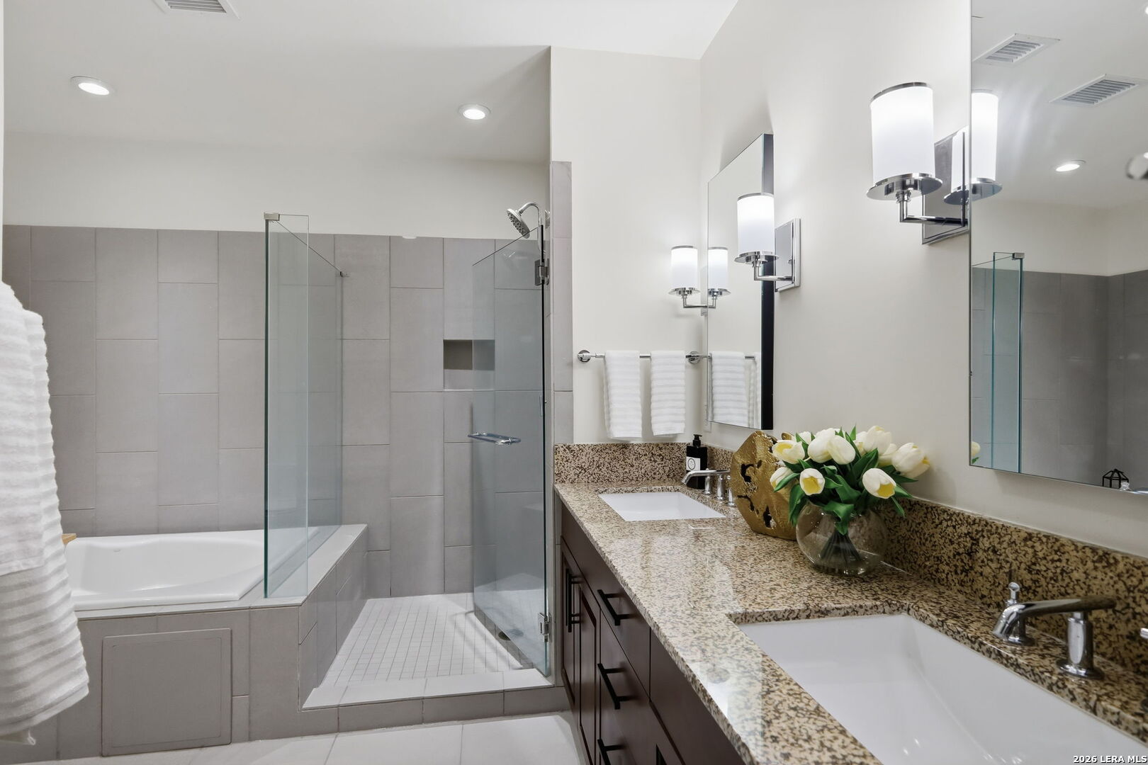 610 E Market St, #UNIT 2605, San Antonio, TX 78205