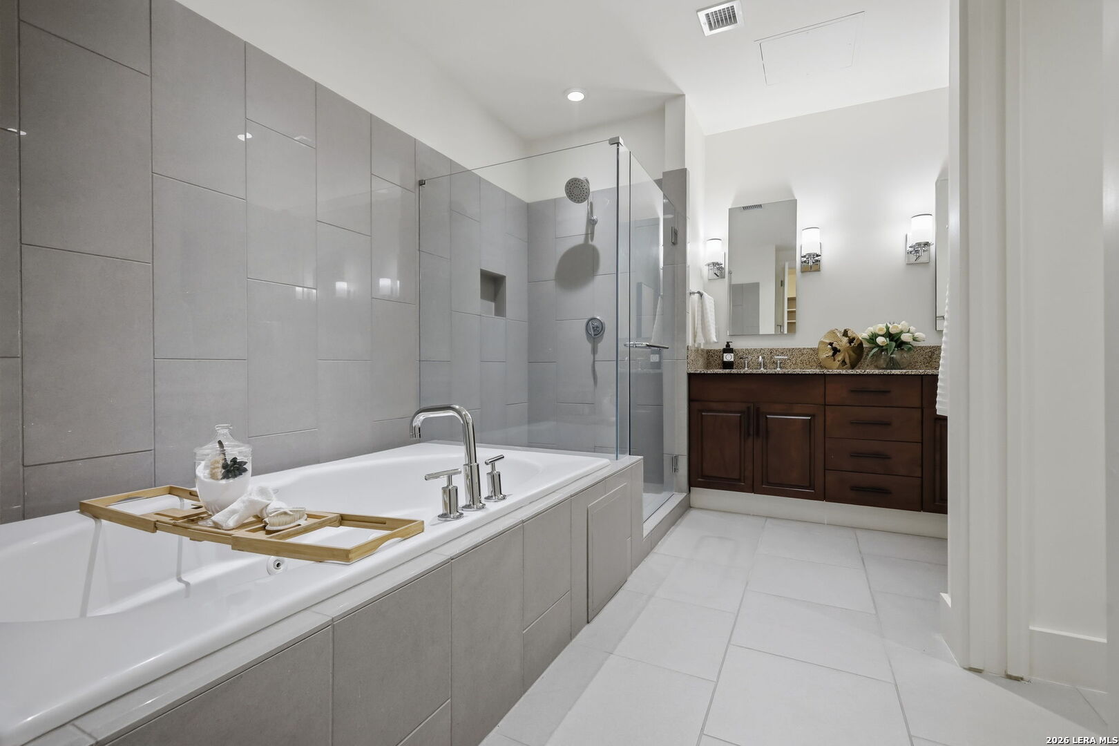 610 E Market St, #UNIT 2605, San Antonio, TX 78205