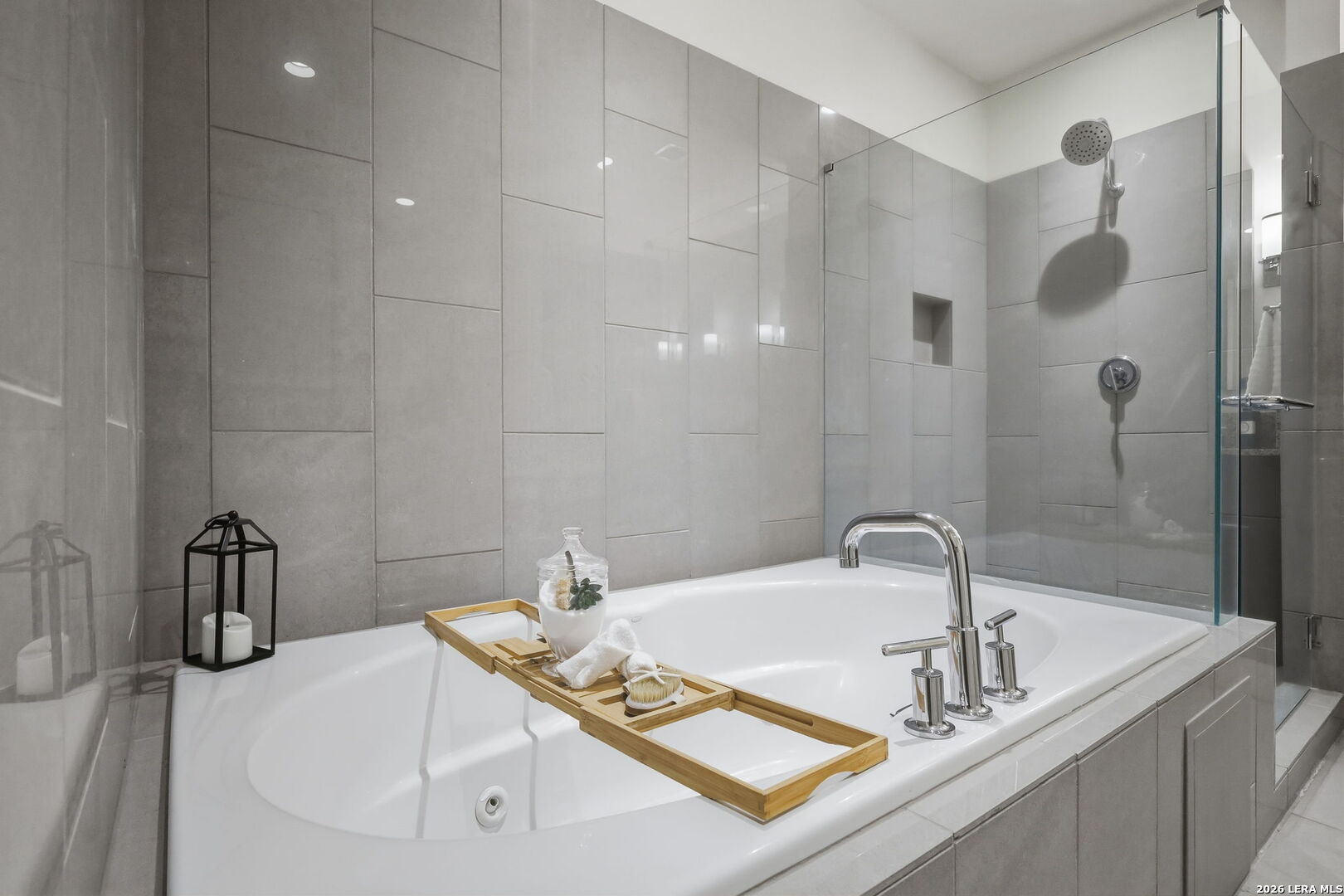 610 E Market St, #UNIT 2605, San Antonio, TX 78205