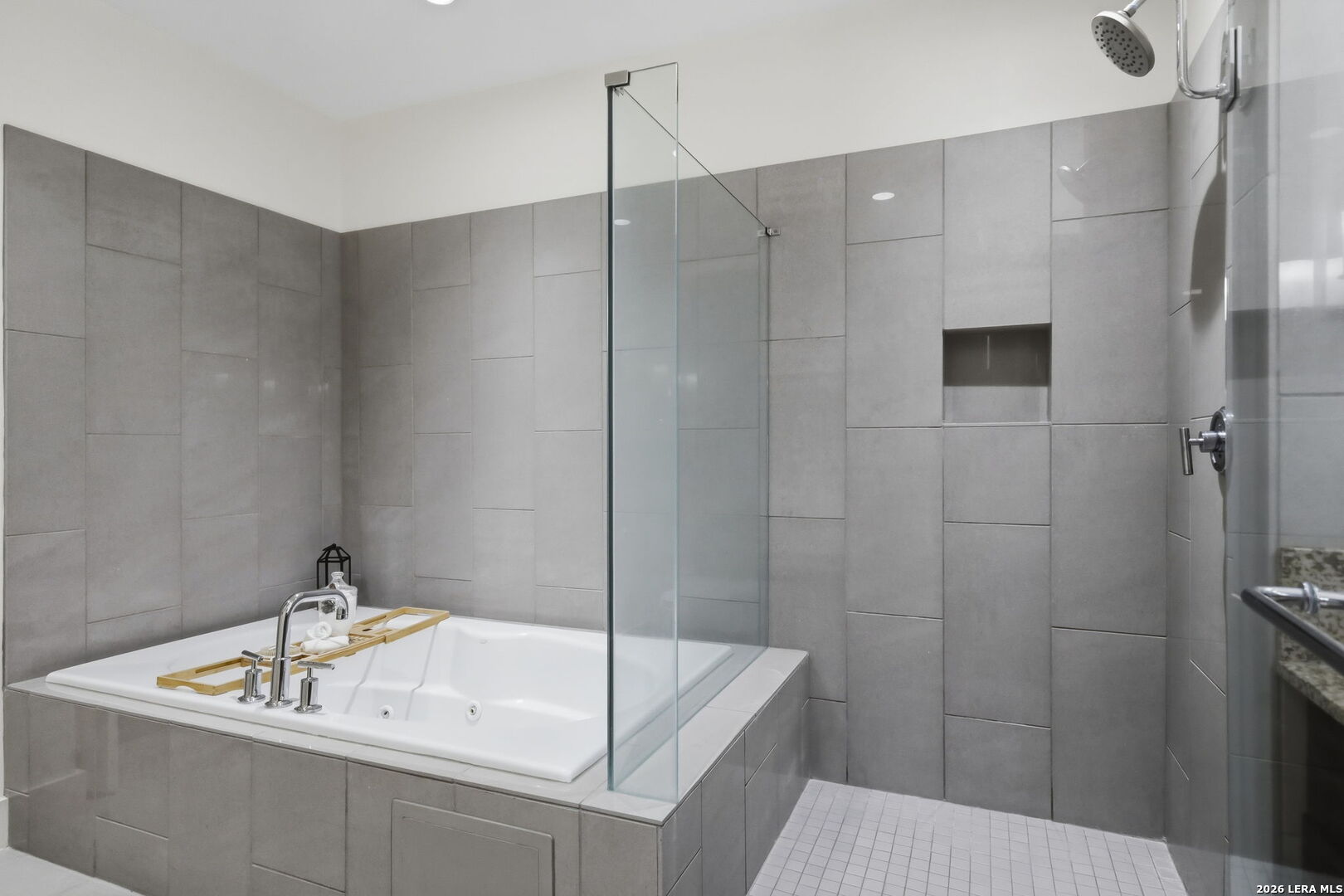 610 E Market St, #UNIT 2605, San Antonio, TX 78205
