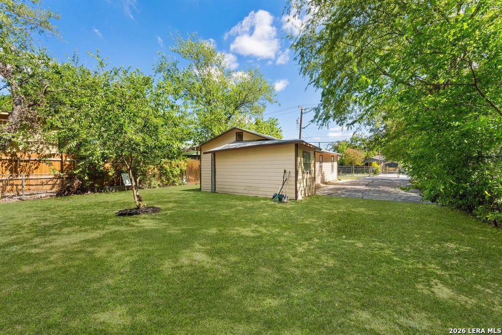537 N San Gabriel, San Antonio, TX 78228