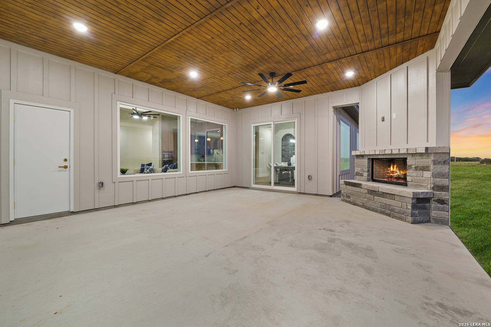 116 Pioneer Dr, La Vernia, TX 78121