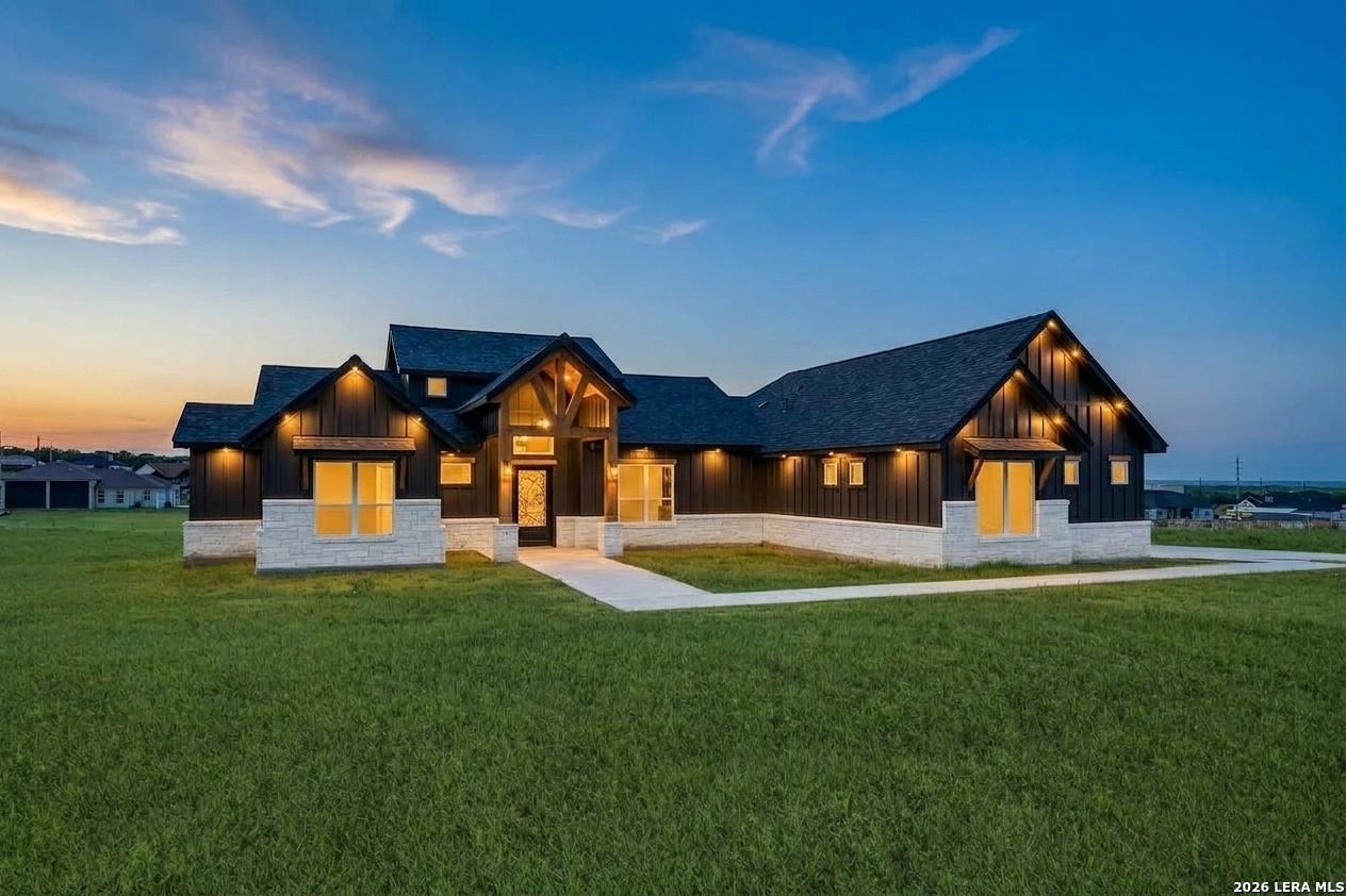 157 ESTATES DR, La Vernia, TX 78121
