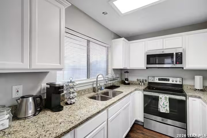 10218 BARRON FLD, San Antonio, TX 78245