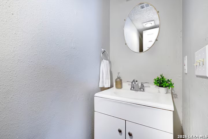 10218 BARRON FLD, San Antonio, TX 78245